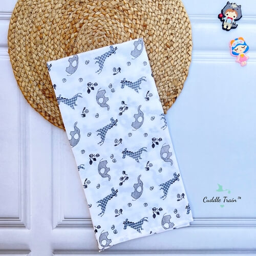 Elephant & Giraffe(Grey)-Swaddle